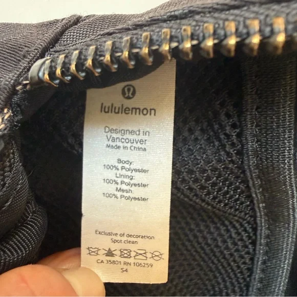 Lululemon Everywhere Belt Bag 1L Camo Jacquard Black OG Strap - Picture 6 of 6